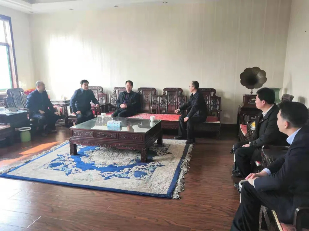 潍坊市十七届人大常委会举行第二十次会议,表决通过有关名单!